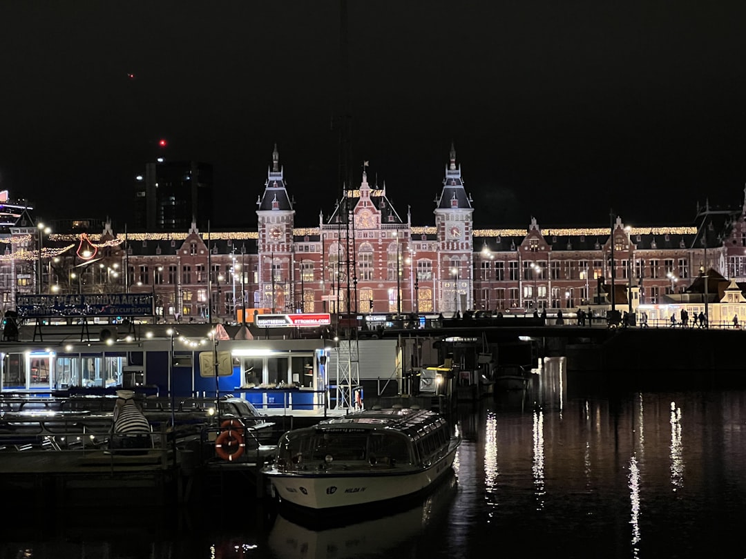 Secret World vs Wanderlog: il migliore trip planner per Amsterdam 2026 - Amsterdam | Secret World Trip Planner