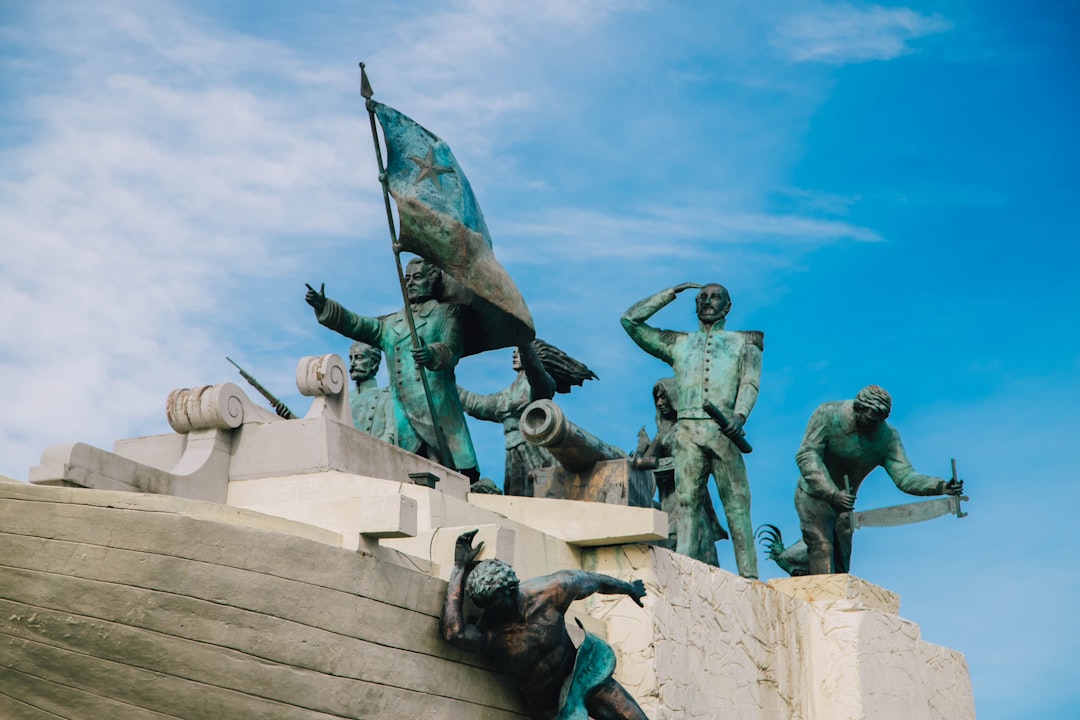 Denkmal für die Bergbau-Familie: Ein Tribut an die Bergbaugeschichte Chiles - Machalí | Secret World Trip Planner