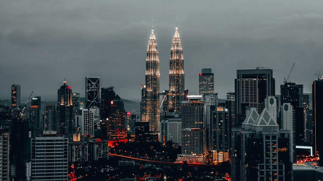 Petronas Towers: Architecture and Thrills in Kuala Lumpur - 50088 Kuala Lumpur | Secret World Trip Planner