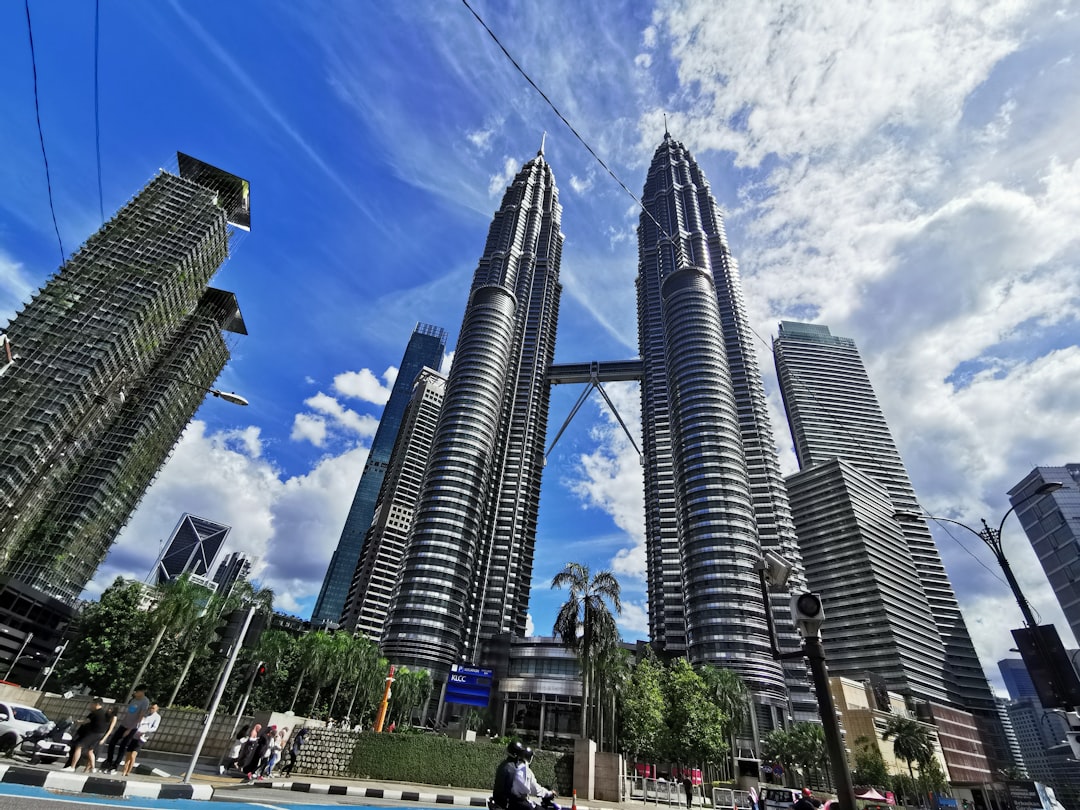 Petronas Towers: Architecture and Thrills in Kuala Lumpur - 50088 Kuala Lumpur | Secret World Trip Planner
