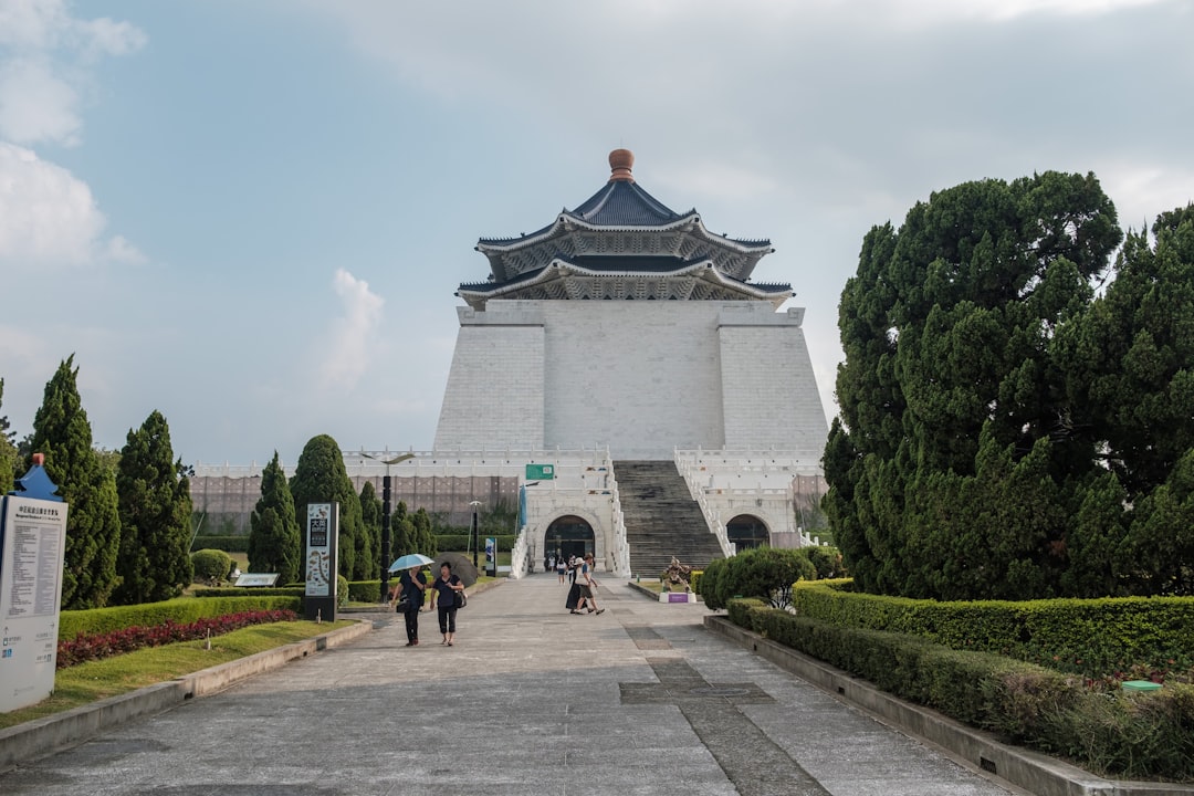 진시황릉: 시안의 첫 번째 황제의 무덤 - Xi'an | Secret World Trip Planner