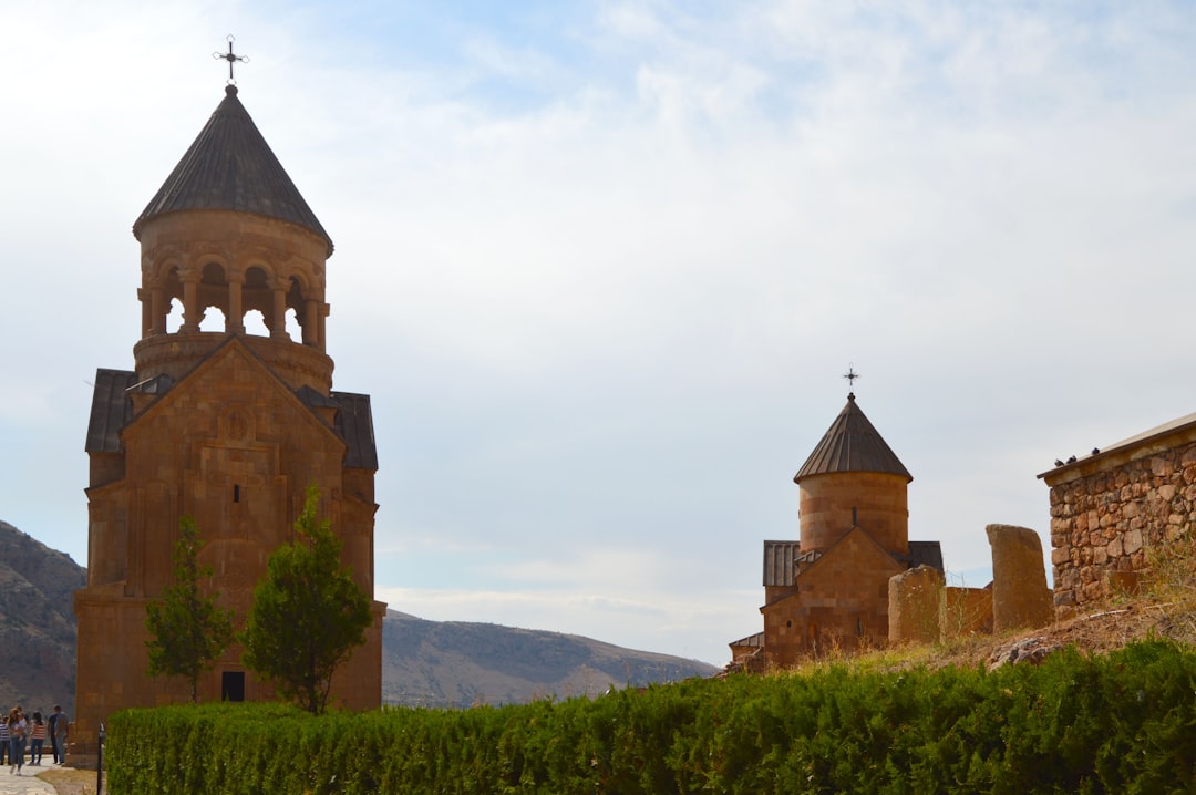 诺拉万克:红岩峡谷中的亚美尼亚修道院 - Noravank Monastery Rd | Secret World Trip Planner