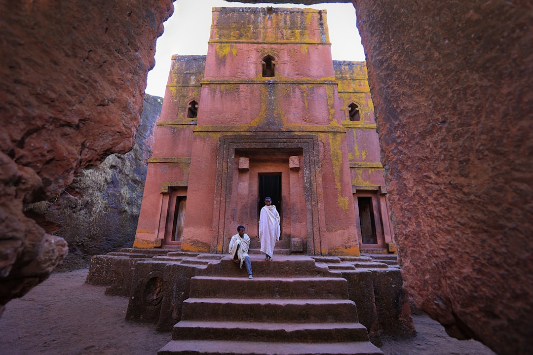 Entdeckung des Yekatit 12 Denkmals: Geschichte und Erinnerung in Äthiopien - 2QV6+GFP | Secret World Trip Planner
