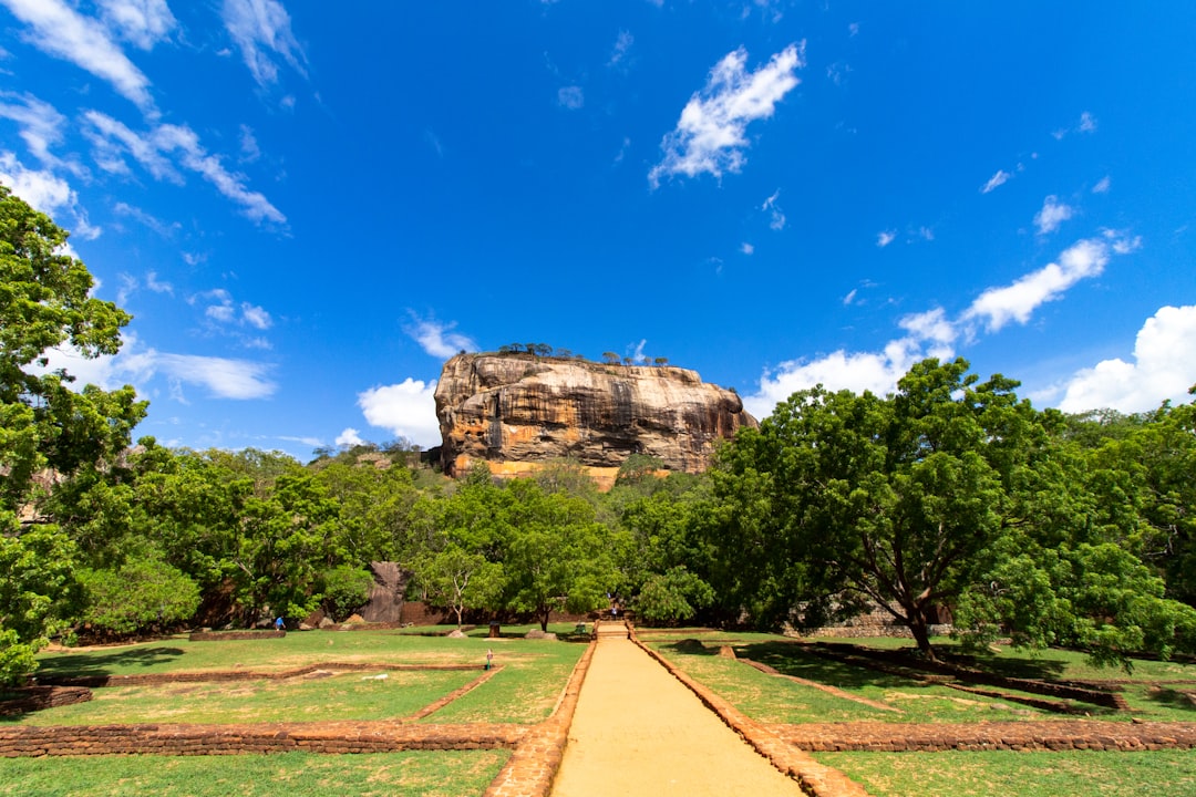 Descubre Gal Viharaya: un tesoro cultural de Sri Lanka - Nissankamallapura | Secret World Trip Planner
