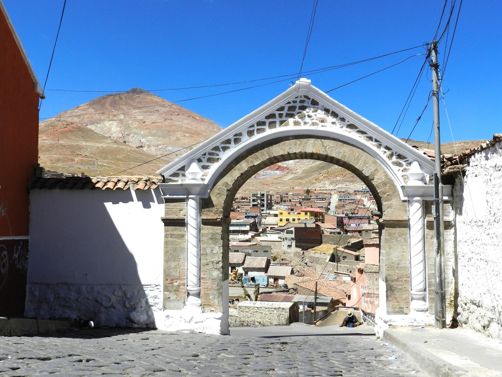 Arco : un voyage entre culture et aventure en Bolivie - Copacabana | Secret World Trip Planner