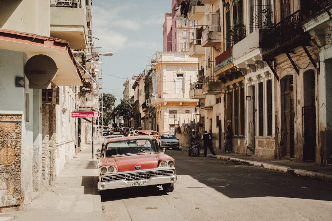 Explore Don Quijote: Uma Viagem pela Cultura Cubana - La Habana | Secret World Trip Planner