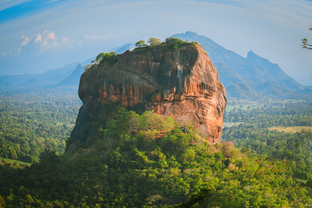Scopri Lion Rock: un tesoro naturale dello Sri Lanka - Sigiriya | Secret World Trip Planner
