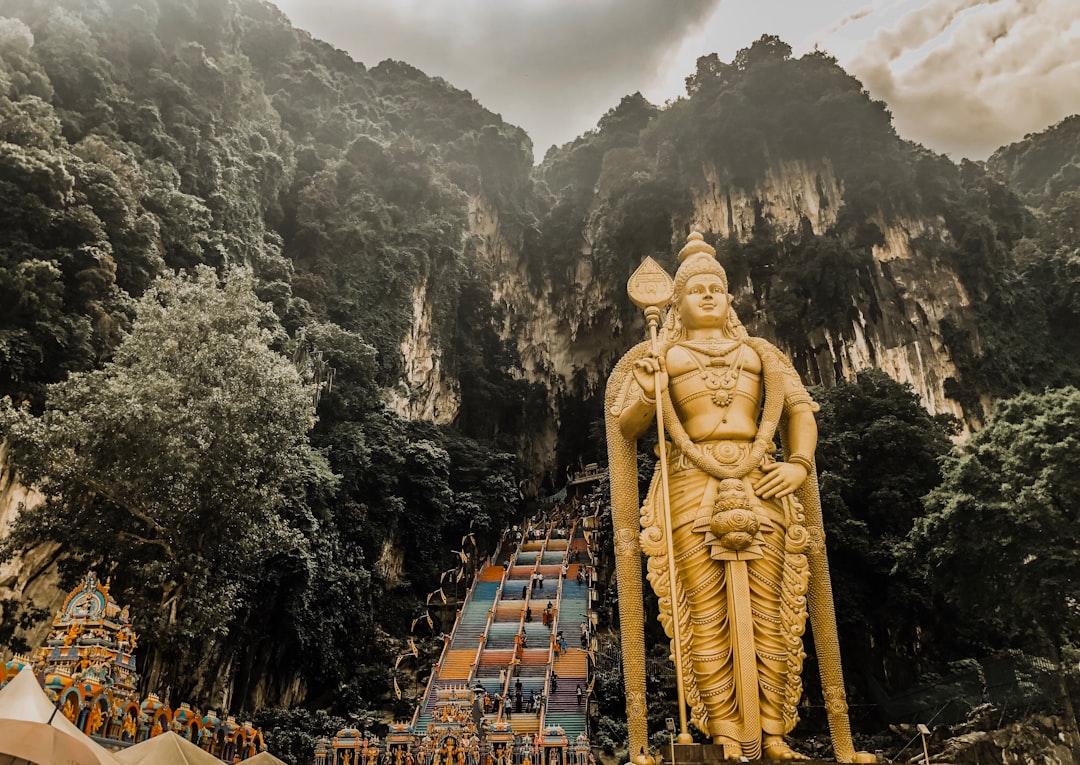 Découvrez le Charme du Temple Hindou en Malaisie - Tanjung Rambutan | Secret World Trip Planner