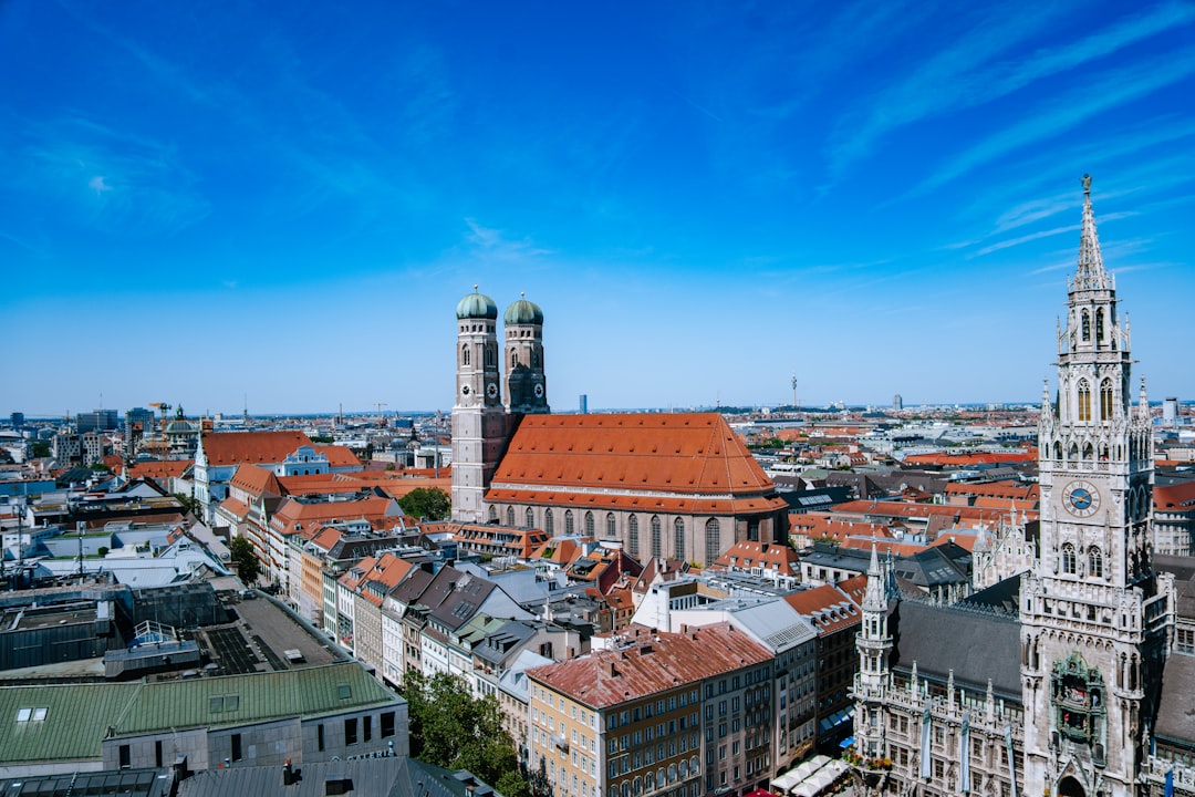 Marienplatz Monaco: mercati tradizionali nella piazza gotica - Marienplatz | Secret World Trip Planner