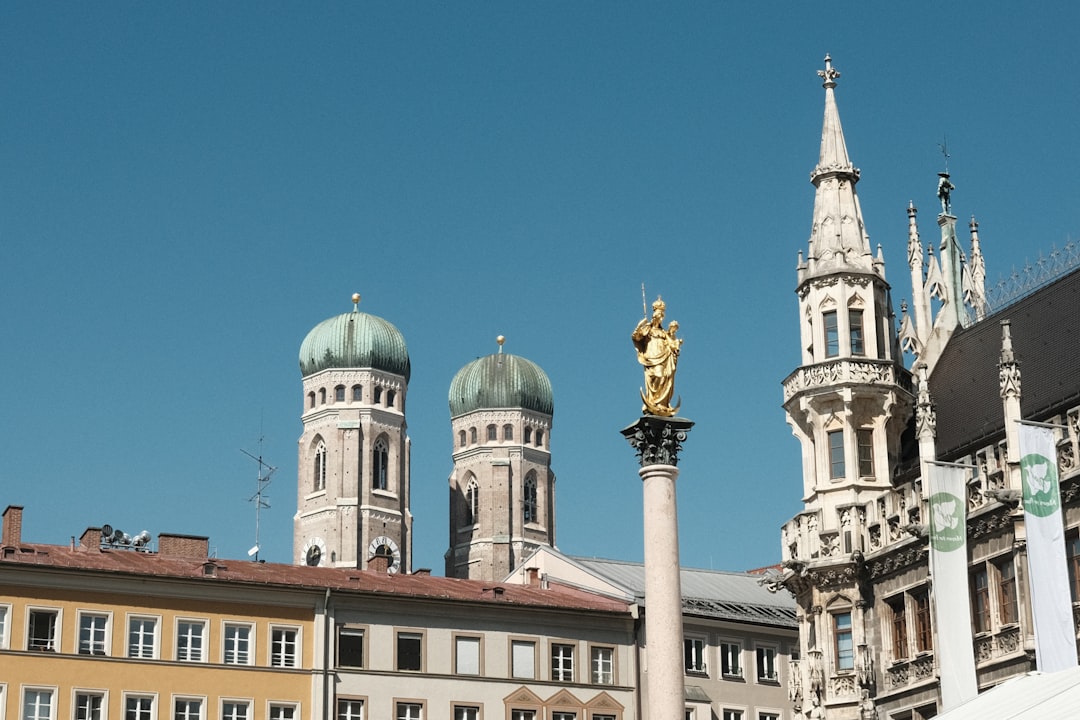 Marienplatz Monaco: mercati tradizionali nella piazza gotica - Marienplatz | Secret World Trip Planner