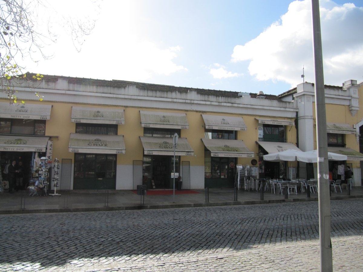 Beira-Rio Market: Historic Market by the Douro River - Av. de Ramos Pinto 148 | Secret World Trip Planner