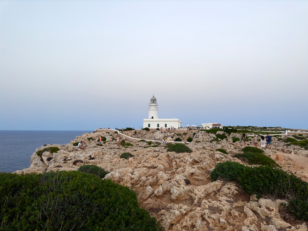 Faro di Capo Murro di Porco: luce sulla Sicilia - Str. Capo Murro di Porco | Secret World Trip Planner