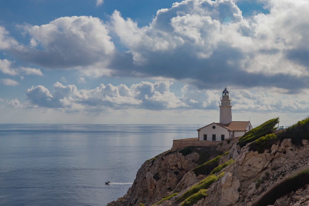 Cape Murro di Porco Lighthouse: A Beacon in Sicily - Str. Capo Murro di Porco | Secret World Trip Planner