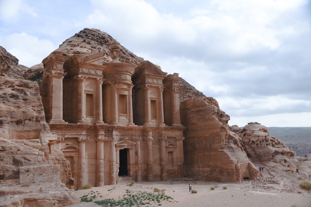 Piccola Petra: il gioiello nascosto dei Nabatei - 9CFX+MV2 | Secret World Trip Planner
