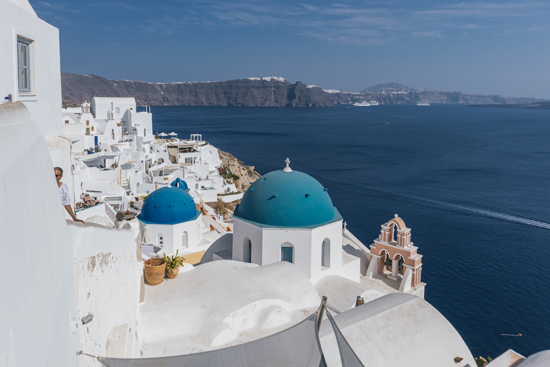 Sentiers Viticoles de Santorin : Assyrtiko et Caldera à Oia - Oia 847 02 | Secret World Trip Planner