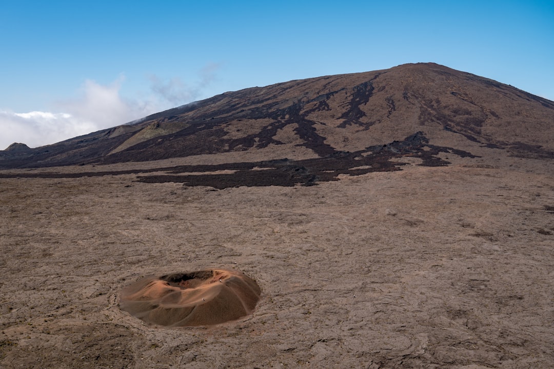 皮通火山：在活火山上徒步旅行 - Piton de la Fournaise | Secret World Trip Planner