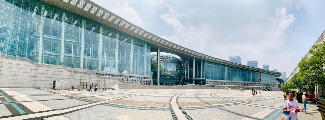 Musée de Shanghai : bronzes Shang et céramiques Tang - Huang Pu Qu | Secret World Trip Planner