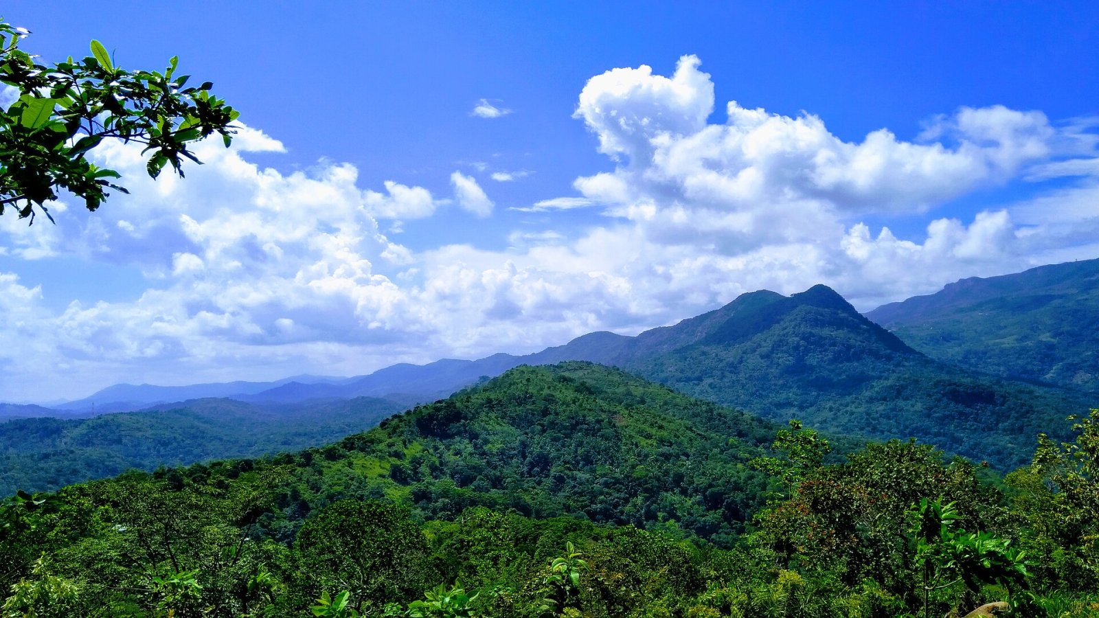 Gongala : La Montagne Magique du Sri Lanka - Ratnapura | Secret World Trip Planner