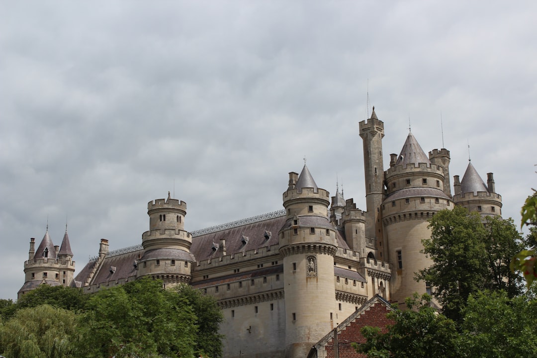 Castello di Pierrefonds: architettura medievale in Francia - Rue Viollet le Duc | Secret World Trip Planner