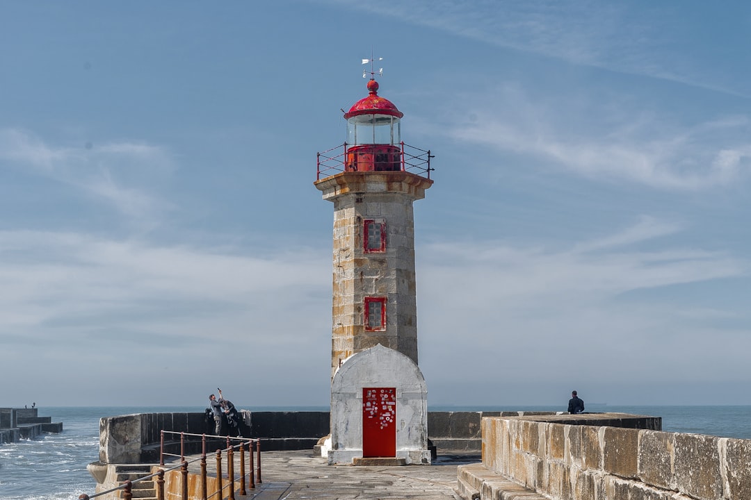 Farol de Albarnaz: il faro solitario delle Azzorre - Estr. do Farol | Secret World Trip Planner