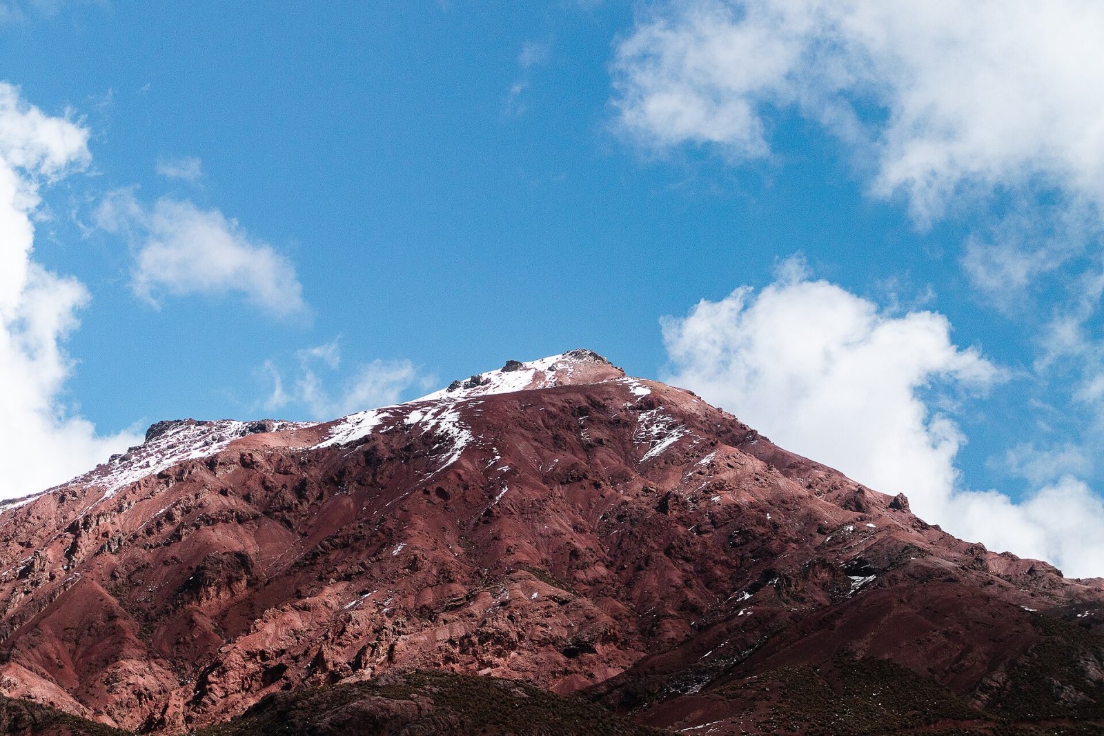 Descubra Paryaqaqa: a Montanha Sagrada do Peru | Secret World Trip Planner
