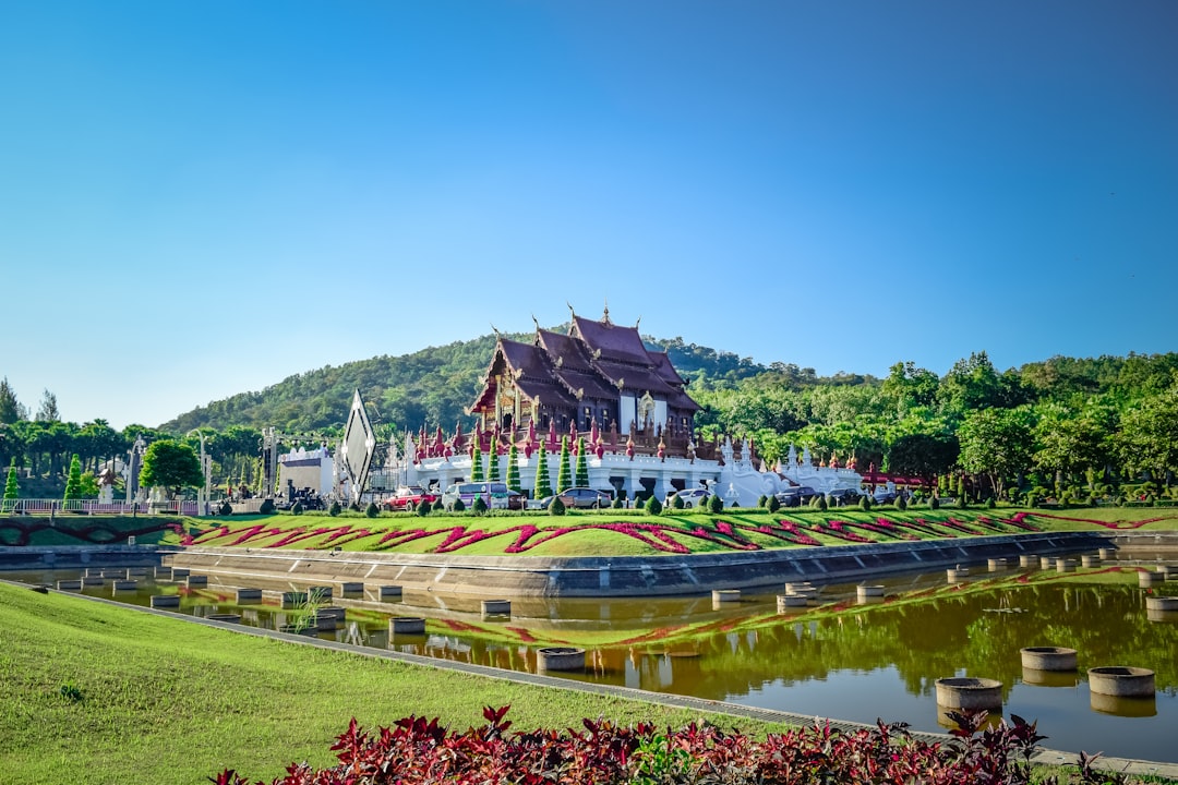Prasat Muang Tam: Un Viaggio nella Storia della Thailandia — Amphoe Prakhon Chai