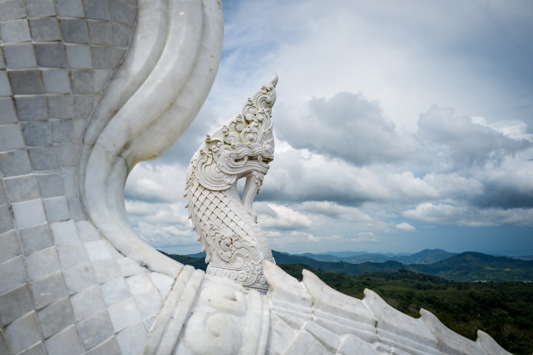 Scopri White Eye: un tesoro storico in Thailandia - Mae Sariang District | Secret World Trip Planner