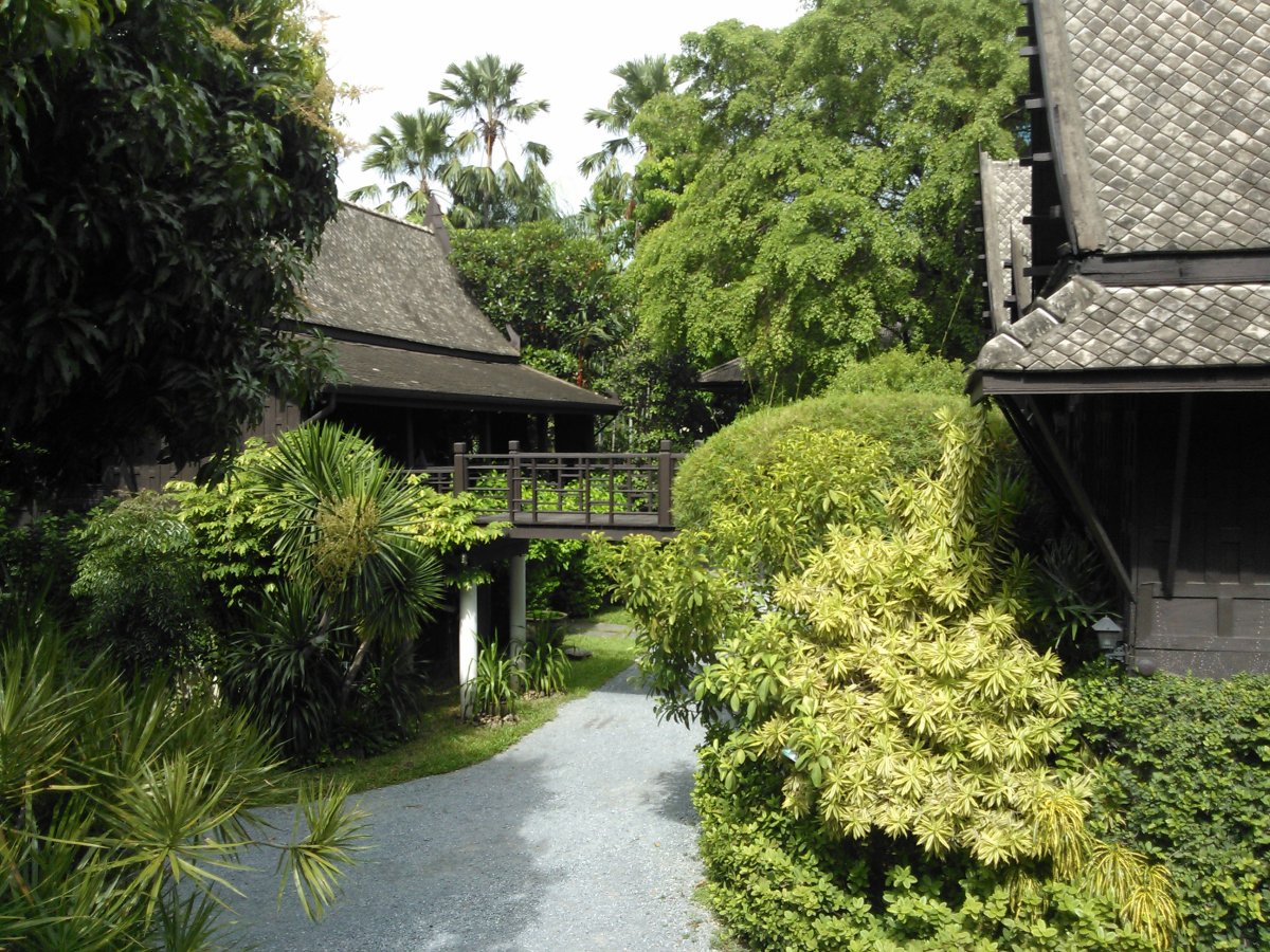 Palácio Suan Pakkad: Jardins Reais em Bangkok - Khet Ratchathewi | Secret World Trip Planner
