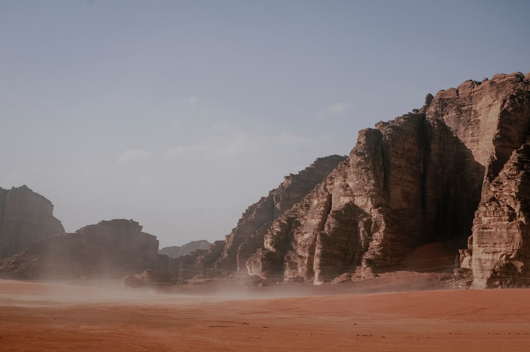 Um Frouth Rock Arch: il ponte di pietra di Wadi Rum | Secret World Trip Planner