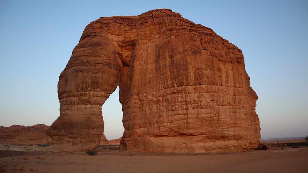 Um Frouth Rock Arch: il ponte di pietra di Wadi Rum | Secret World Trip Planner