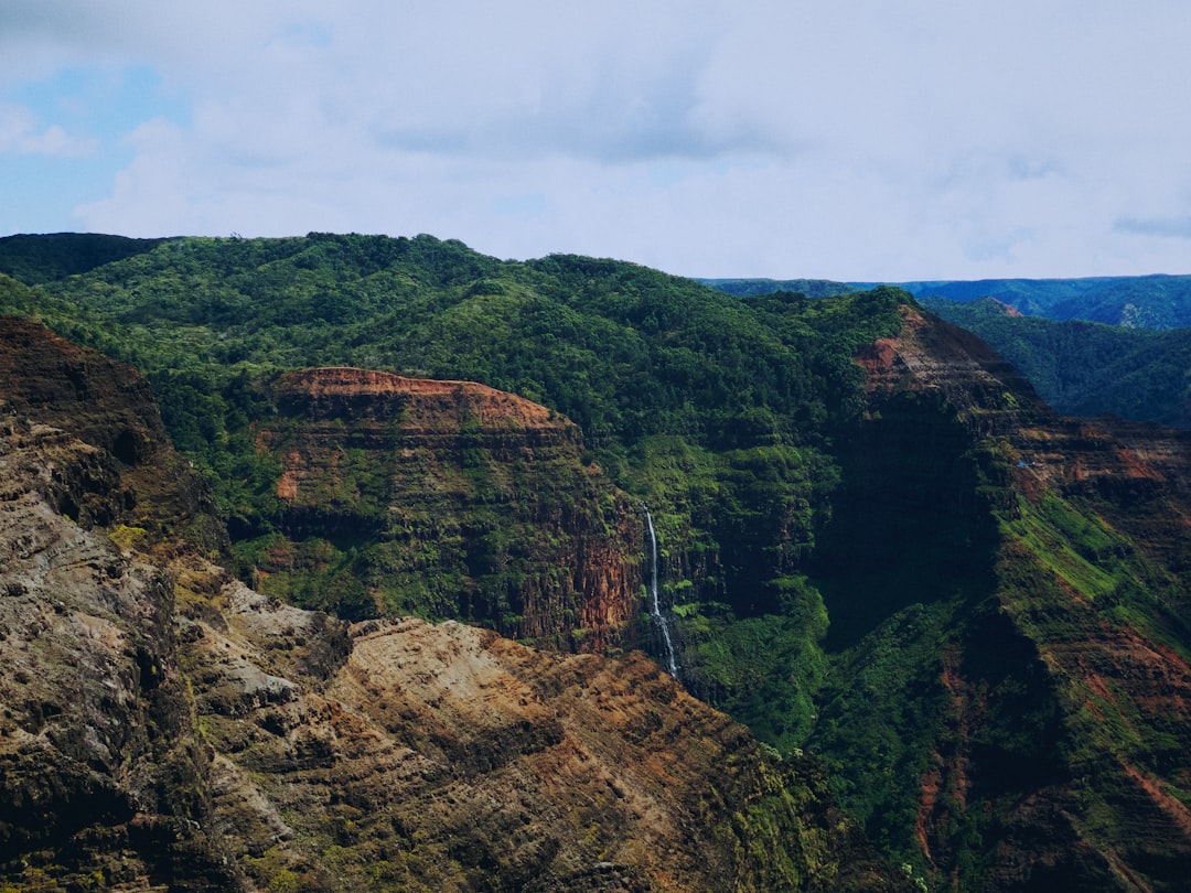 Waimea Canyon au coucher du soleil : le Grand Canyon du Pacifique - Waimea | Secret World Trip Planner