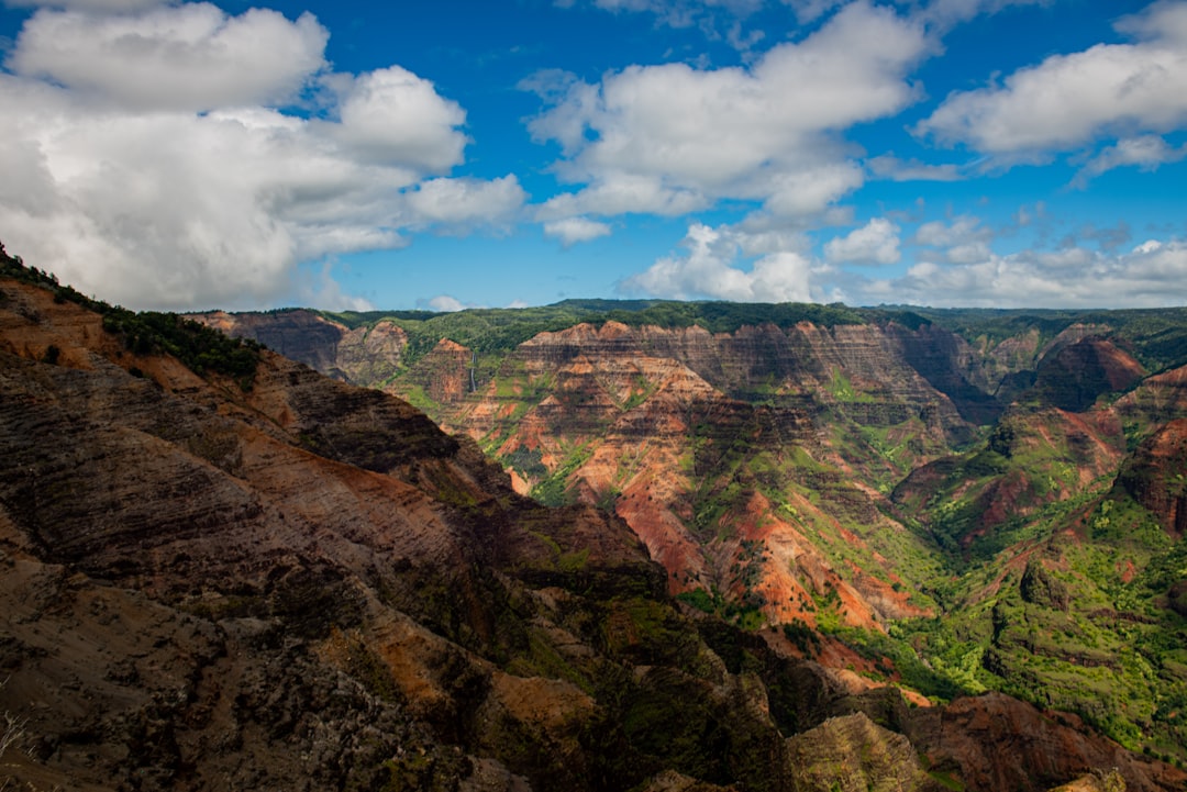 Waimea Canyon au coucher du soleil : le Grand Canyon du Pacifique - Waimea | Secret World Trip Planner