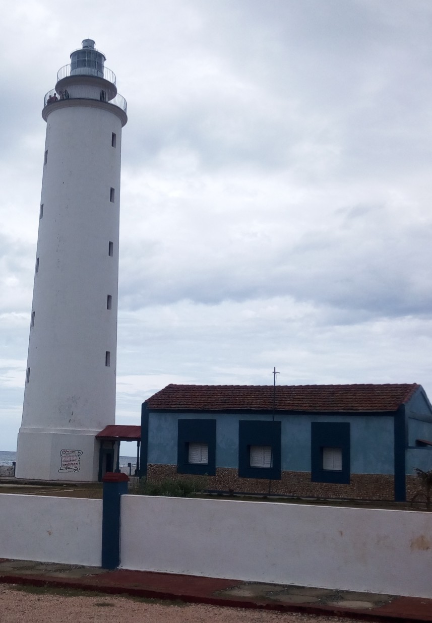 Faro de Maisí : à l'extrême est de Cuba — 6VV4+MG2