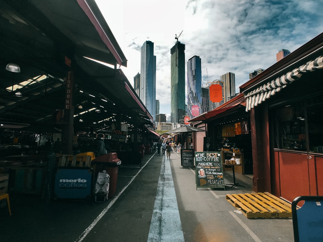 Queen Victoria Markt: Das pulsierende Herz Melbournes - Queen St | Secret World Trip Planner