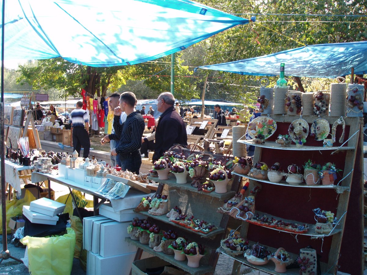 Vernissage Market di Yerevan: il mercato dell'anima armena - 3 Buzand St | Secret World Trip Planner