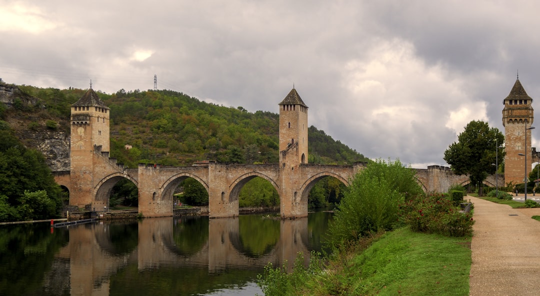 Ponte Valentré di Cahors: fortezza sul fiume Lot - 46000 Cahors | Secret World Trip Planner