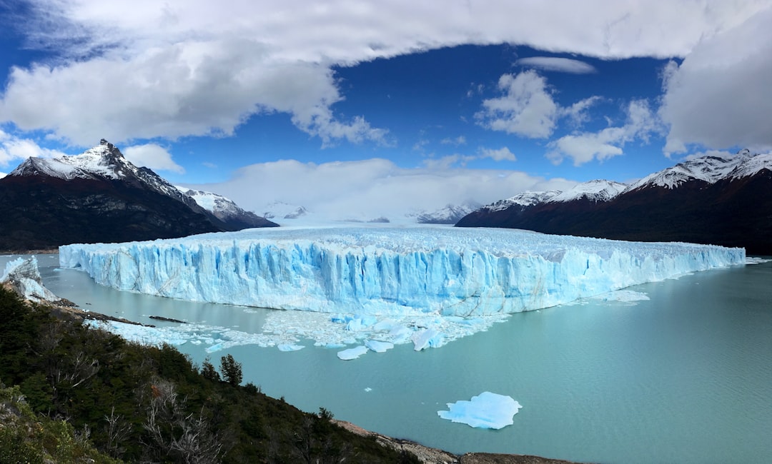 Perito Moreno: il ghiacciaio che avanza in Patagonia — El Calafate
