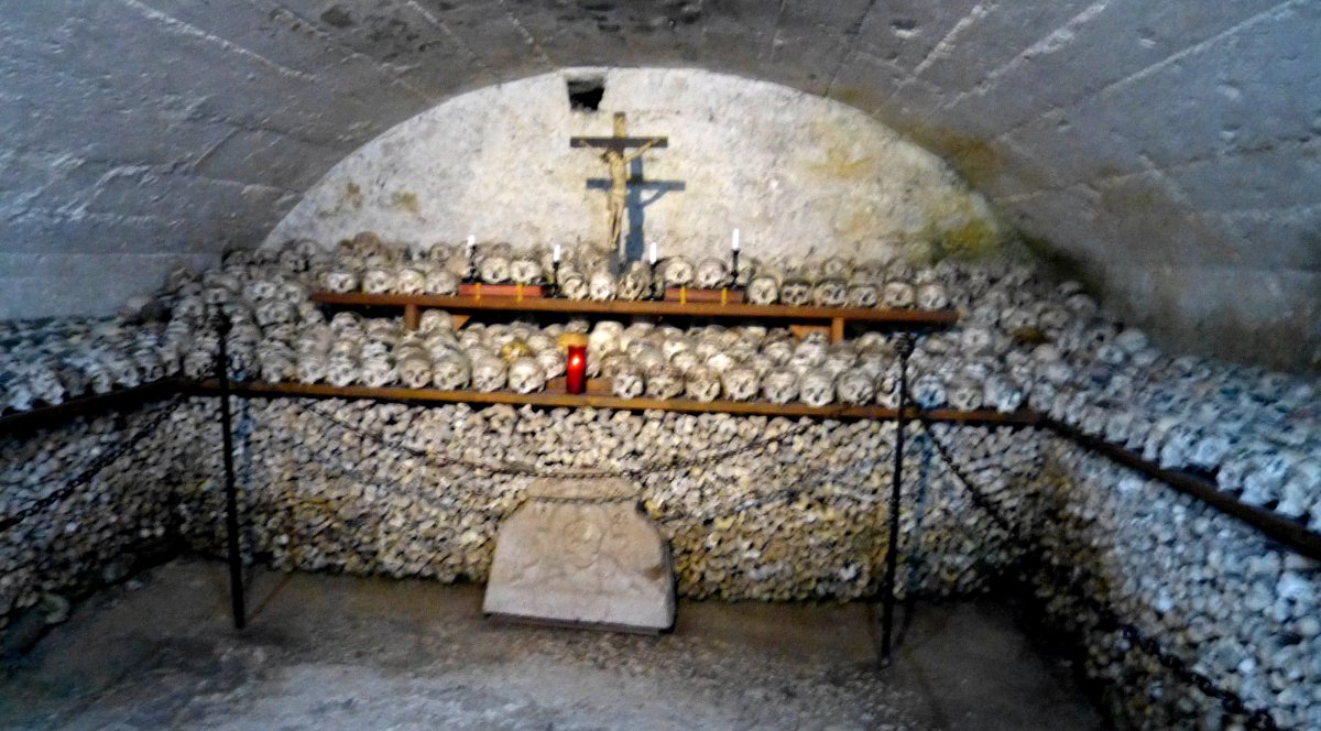 Дом костей в Халльштате: искусство и смерть в Альпах - Friedhof 164 | Secret World Trip Planner