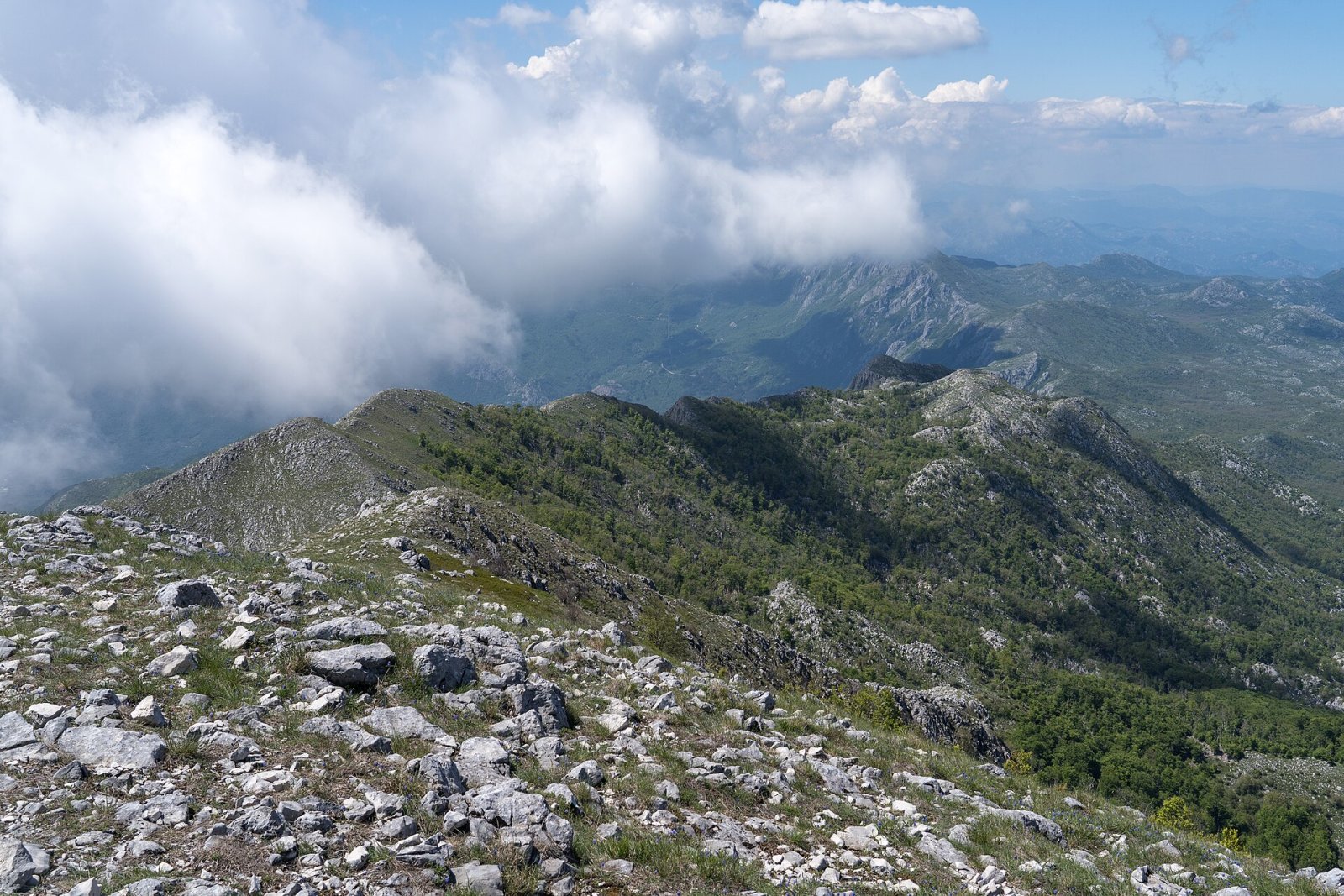 Descubra Rumija: a montanha sagrada de Montenegro - Veliki Mikulići | Secret World Trip Planner