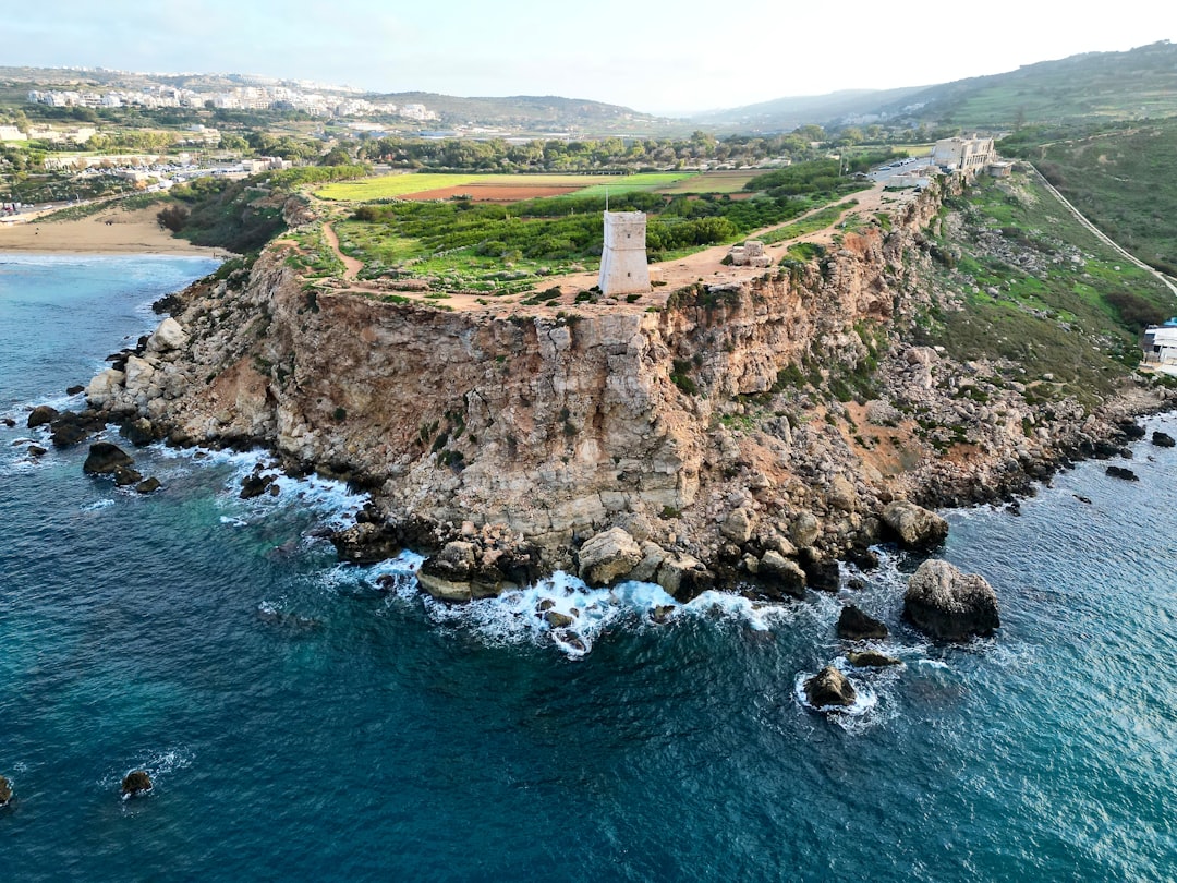 Golden Bay: der bezaubernde Strand von Malta - Mellieħa | Secret World Trip Planner