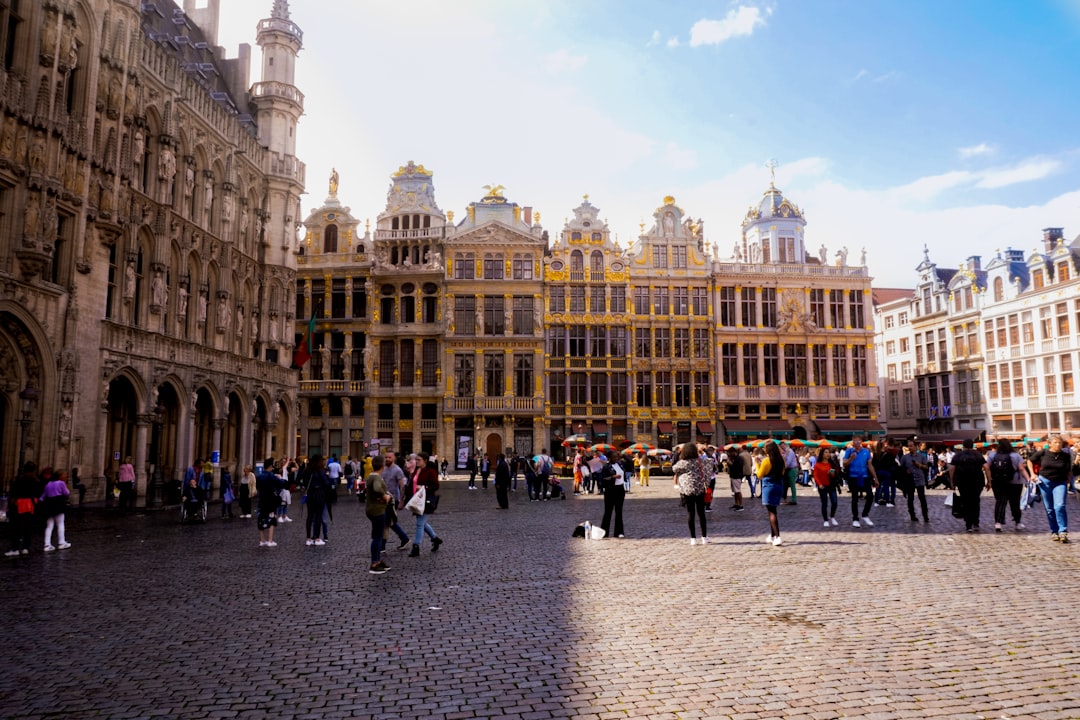 小尿童：布鲁塞尔的顽皮青铜像 - 1000 Bruxelles | Secret World Trip Planner