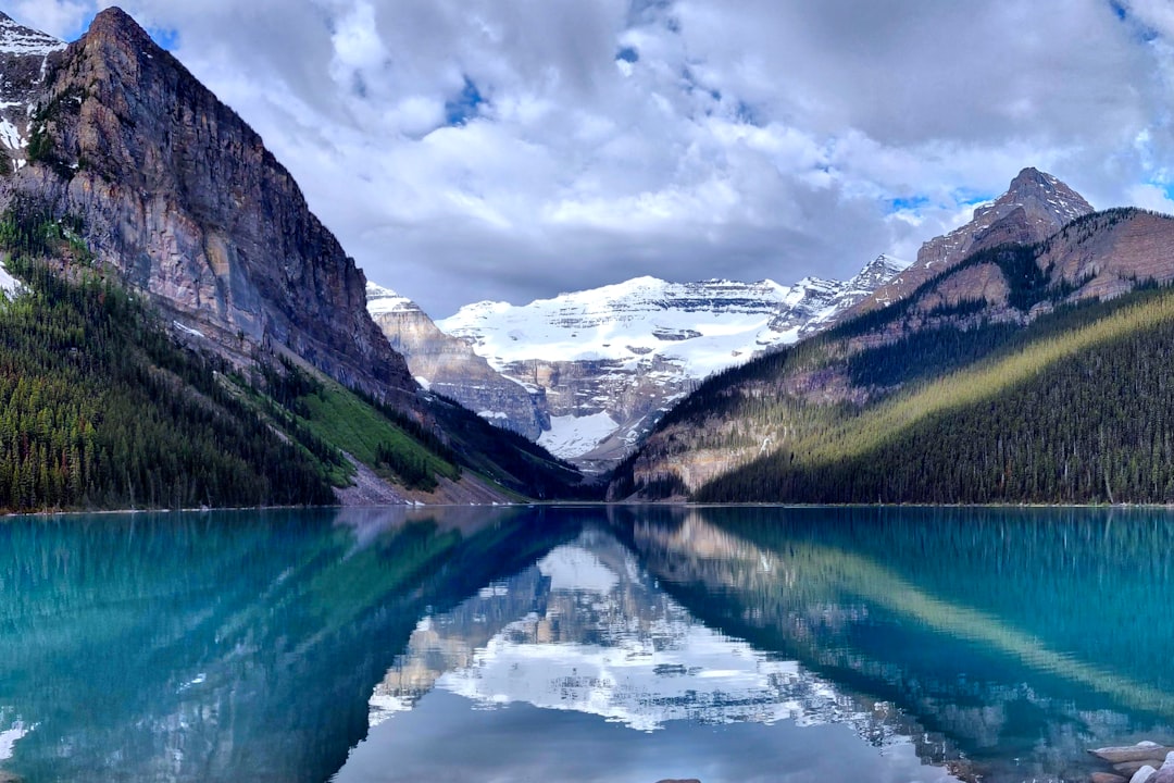 Peyto Lake: il lago turchese delle Montagne Rocciose — Lake Louise
