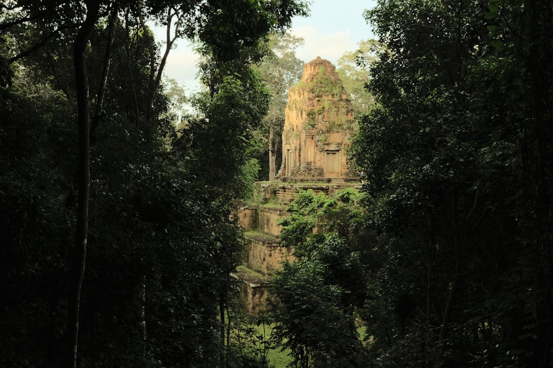 Killing Cave: un viaggio tra memoria e natura in Cambogia - Krong Battambang | Secret World Trip Planner