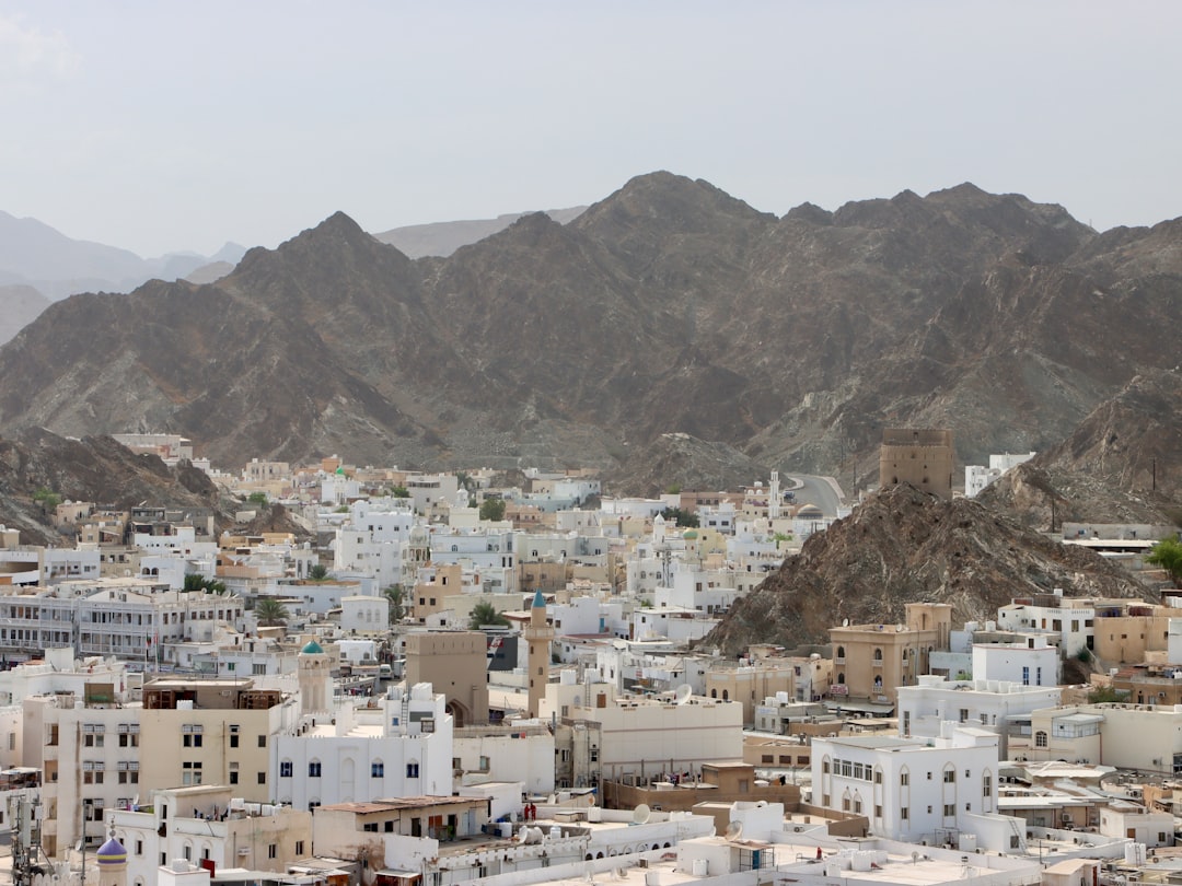 Descubre Hawrat Hal Sulaym: una joya natural de Omán - Adh Dhahir | Secret World Trip Planner