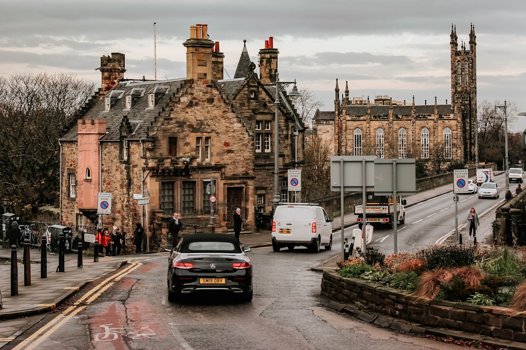 探索市场十字架:苏格兰历史的象征 - Lerwick | Secret World Trip Planner
