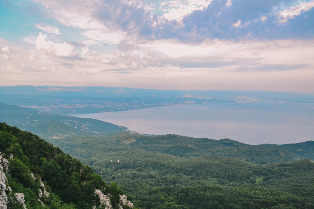 Entdecken Sie die Magie des Monte Hum in Kroatien - Komiža | Secret World Trip Planner