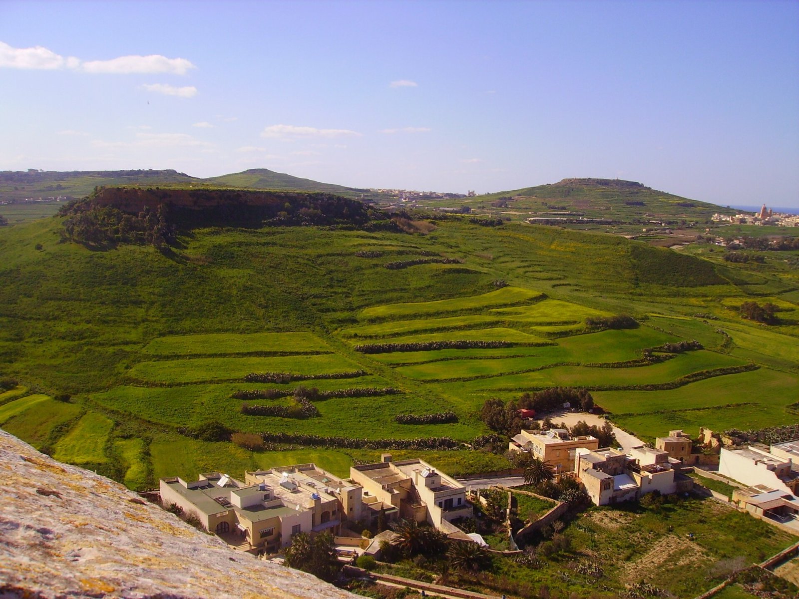 Découvrez Il-Gelmus : La Colline Envoûtante de Gozo - Ir-Rabat Għawdex | Secret World Trip Planner