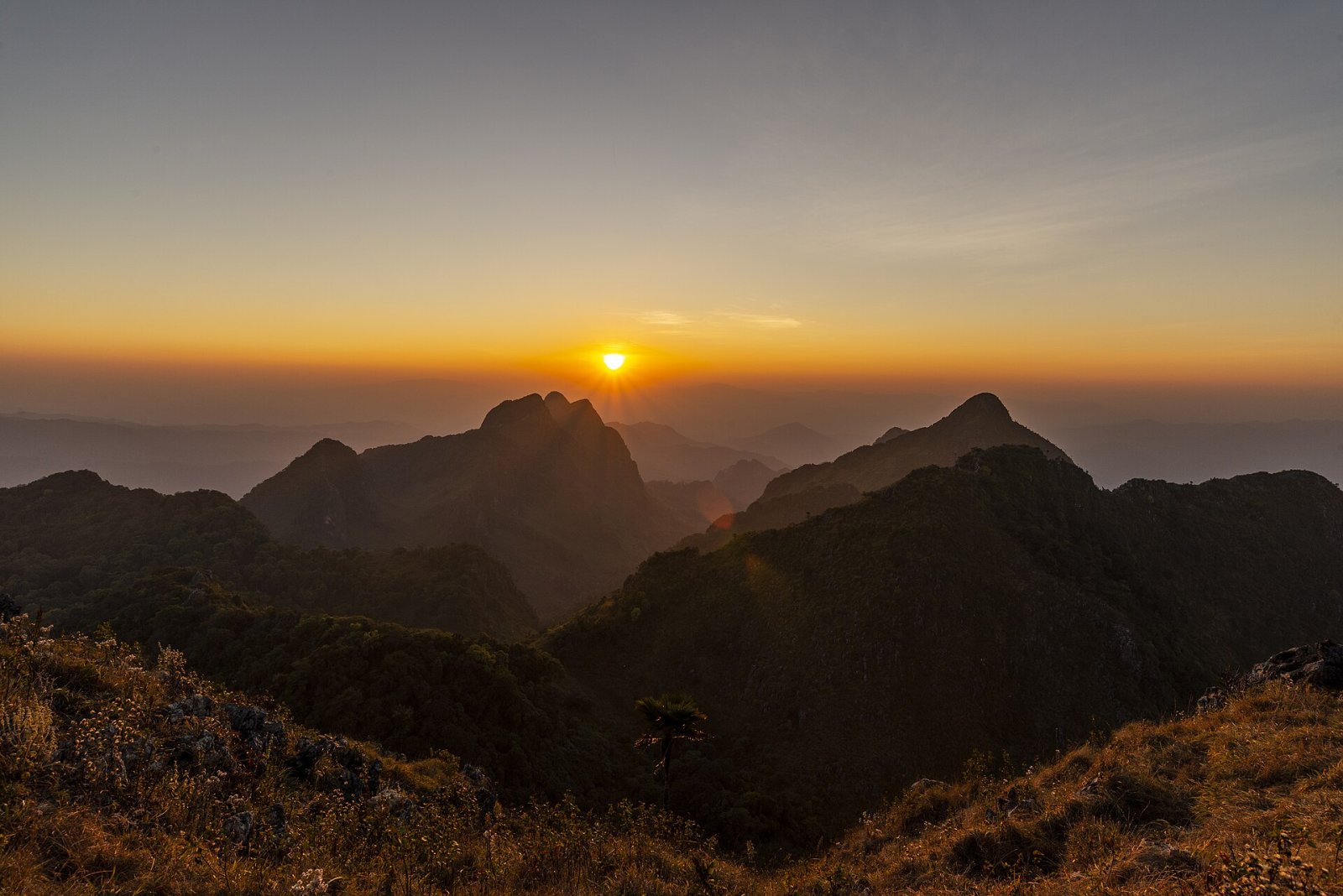 Doi Luang：泰国的雄伟山脉 — Mueang Phayao District