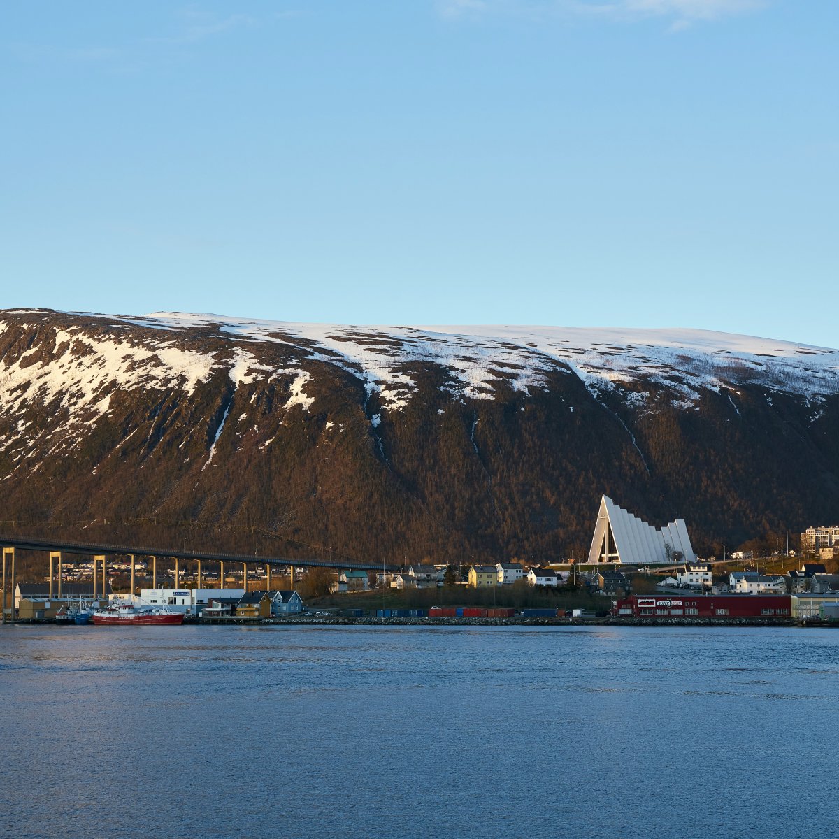 Tromsø: Besuchsleitfaden zur Arktischen Kathedrale - Hans Nilsens veg 41 | Secret World Trip Planner
