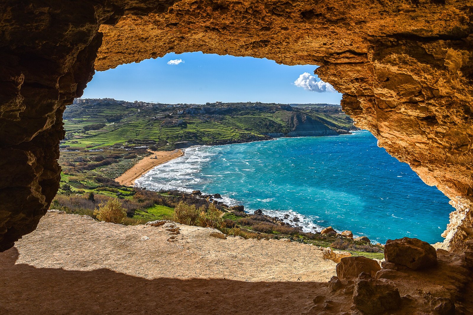 Scopri la Magia della Mixta Cave a Malta - Nadur | Secret World Trip Planner